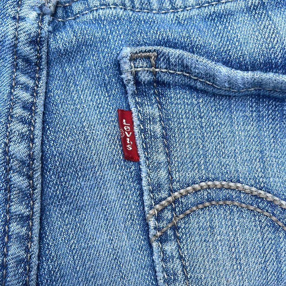 Levi’s Genuinely Crafted Light Wash Jeans Size 7M - Picture 6 of 11